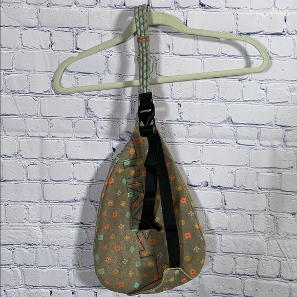 Kavu Rope Sling Bag With Geometric Print Tan & Multicolor Outdoor Casual - Picture 6 of 6